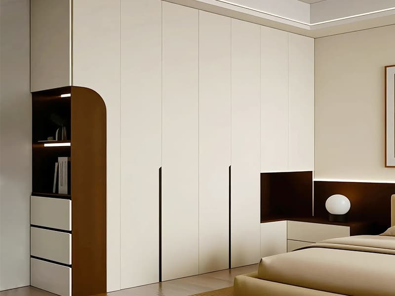 Two-tone small apartment wardrobe